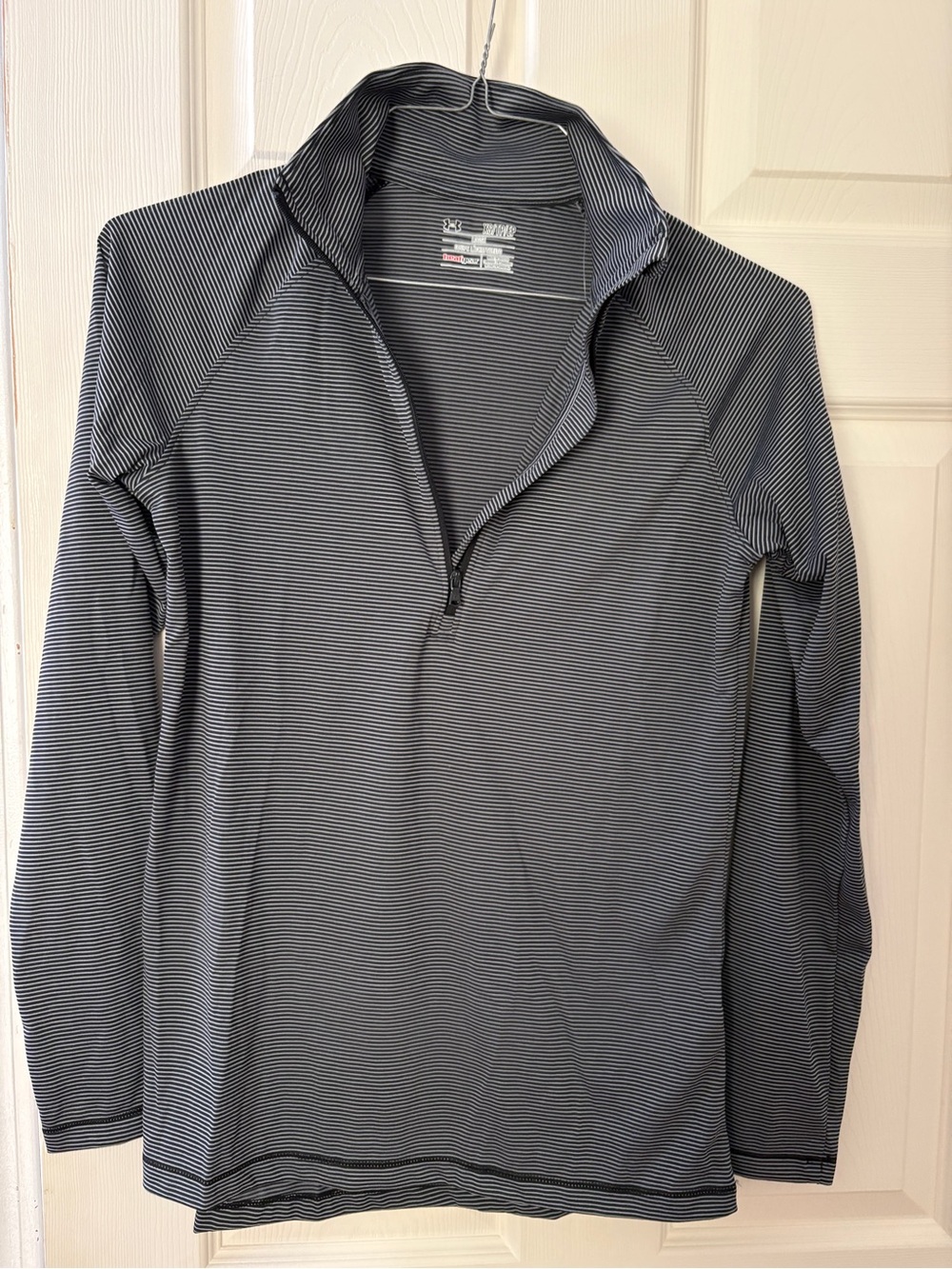 Under Armor Striped Quarter Zip Athletic Pullover - Navy & White heat gear